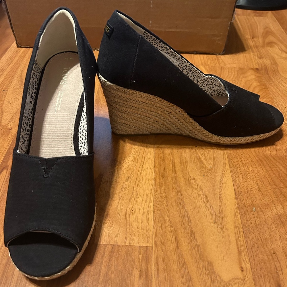 NEW! TOMS Black Peep Toe Wedges Size: 10